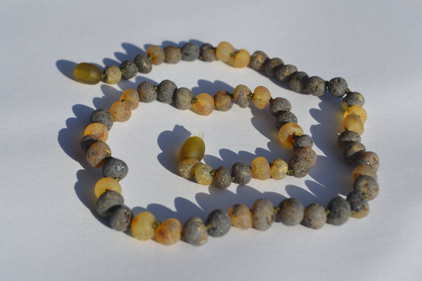 Amber Woman necklace raw green 45cm