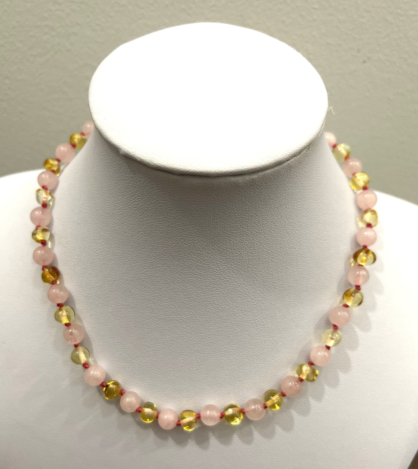Amber baby necklace lemon + pink quartz gemstone 32cm